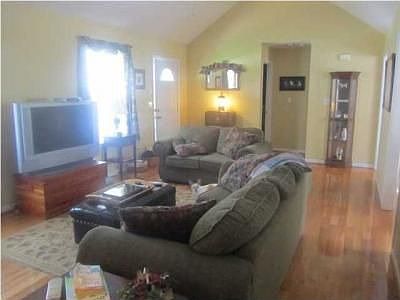 3rd image of 9801 Autumn Glen Dr