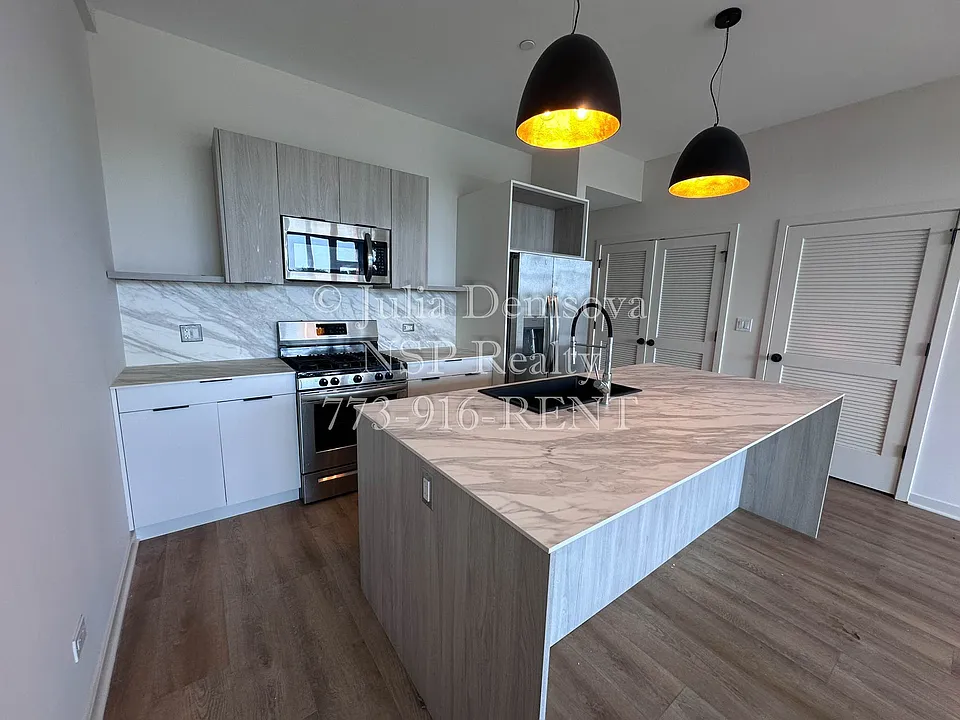 6340-206 W Belmont Ave