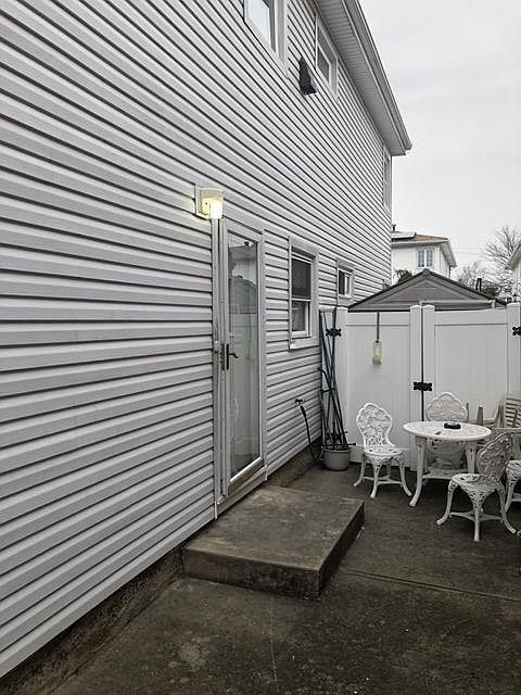 1st image of 48 E Augusta Ave
