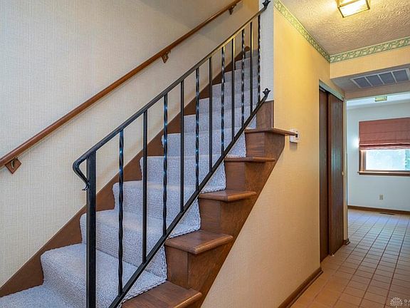 2nd image of 775 Covent Ct