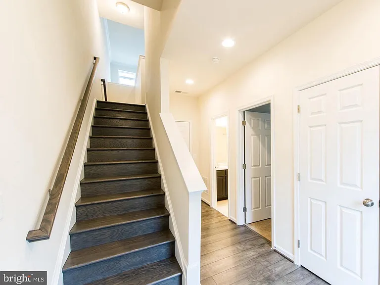 206 Apsley Ter — Photo 14