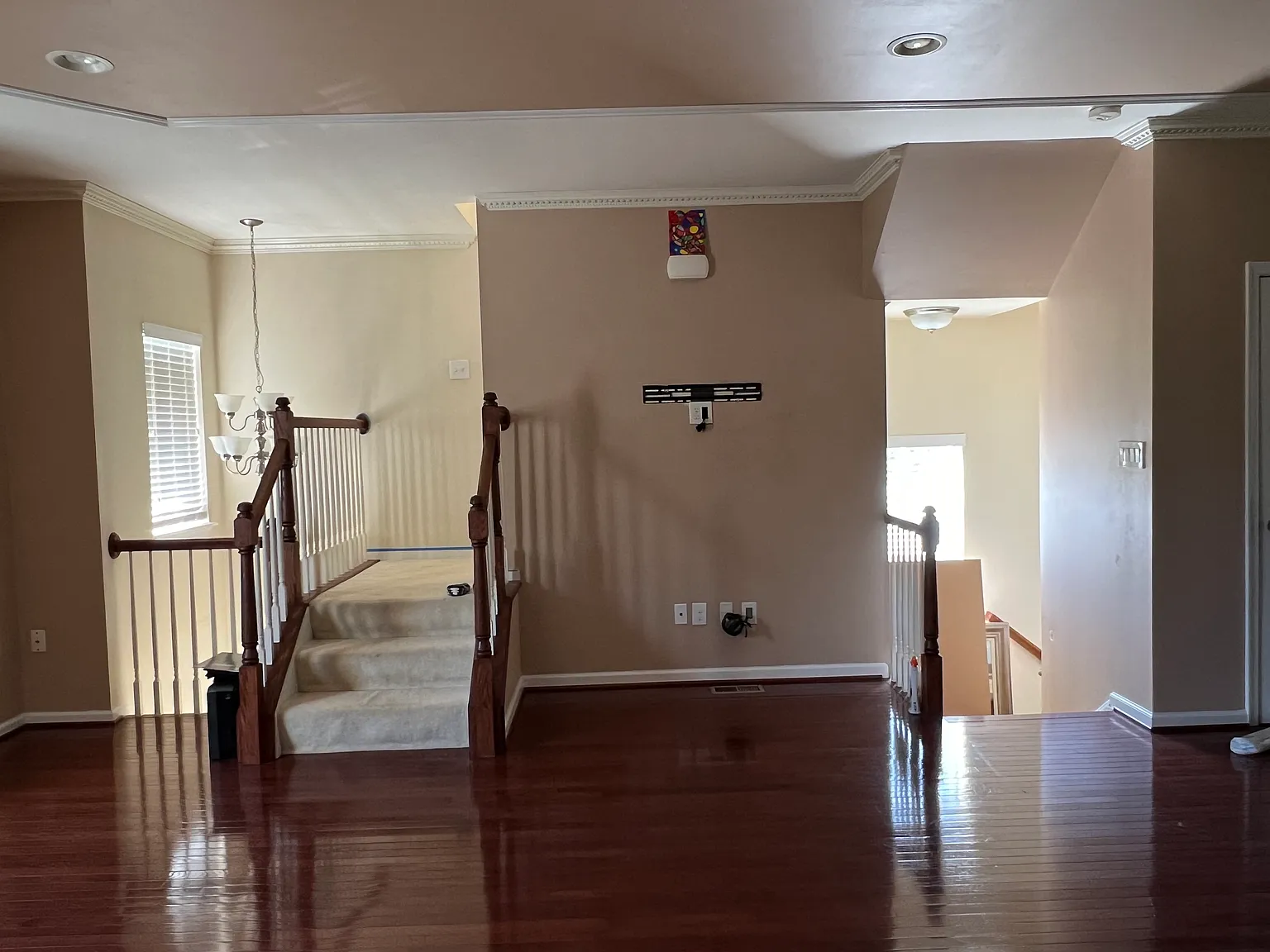 3 bed, 2.5 bath, 2875 sqft, $2,900 — Photo 3