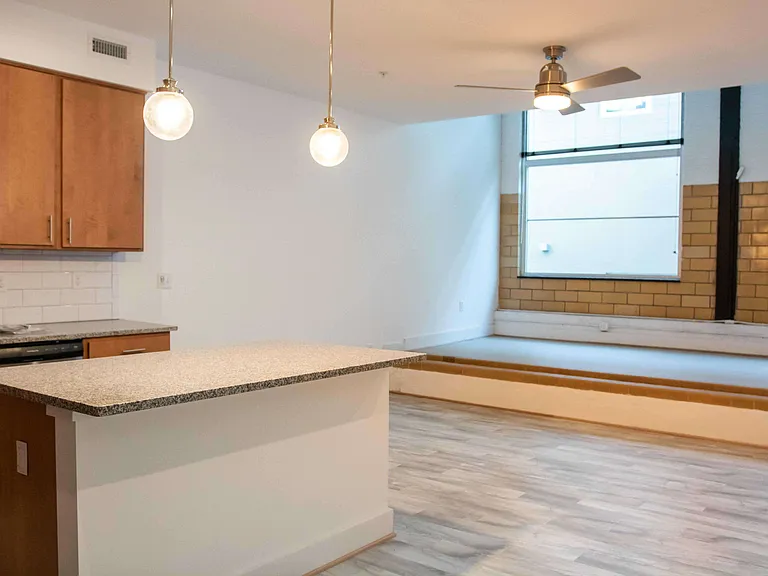 B+G Place — Photo 12