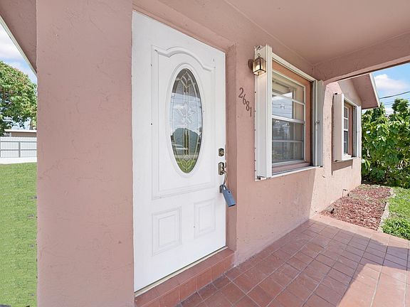 5th image of 2681 Florida St