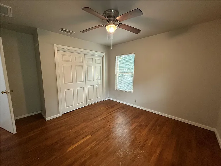 300 Mill St — Photo 14