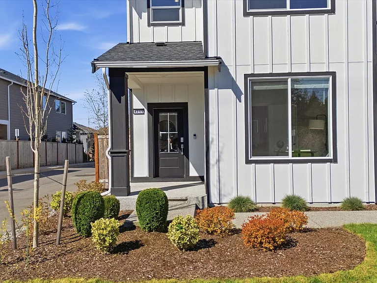 4211 208th Pl SE — Photo 4