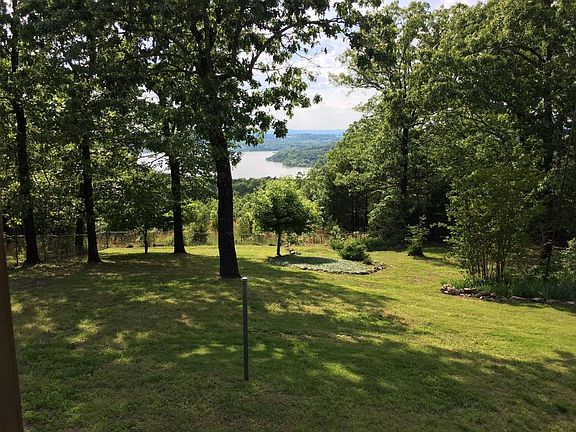 3rd image of 21 Oakdale Ln