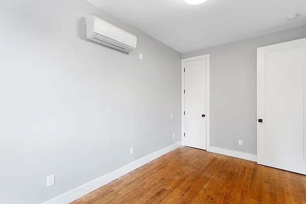 Rented by Safdie Realty Group | media 21