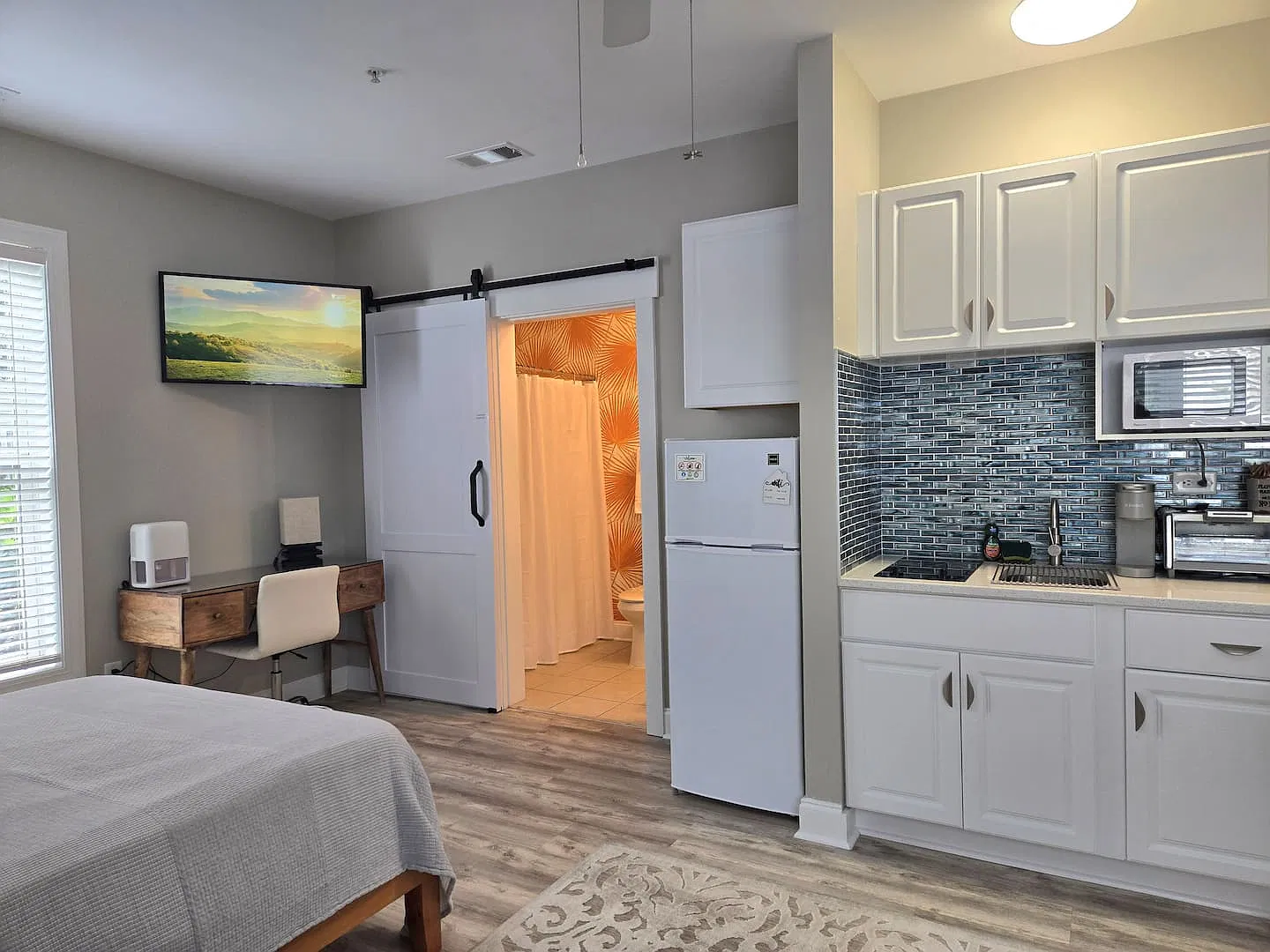 Studio, $2,385 — Photo 2