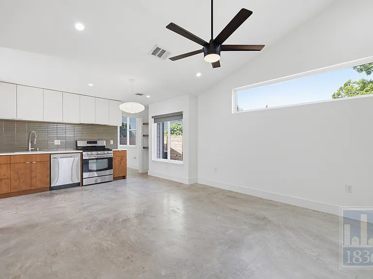1805 Tillery St — Photo 6