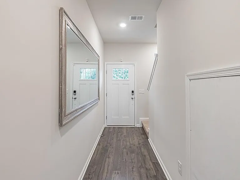 22 Peregrine Way — Photo 3