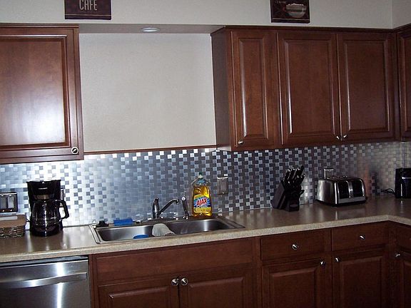 5th image of 410 N Bowie Ave