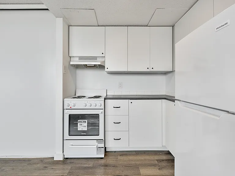 80 Florence St #706 — Photo 15
