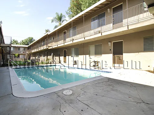 Linden Court Apartments — Photo 111