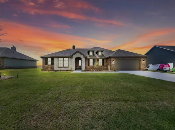 155 Clear Creek Ln, Rhome, TX 76078