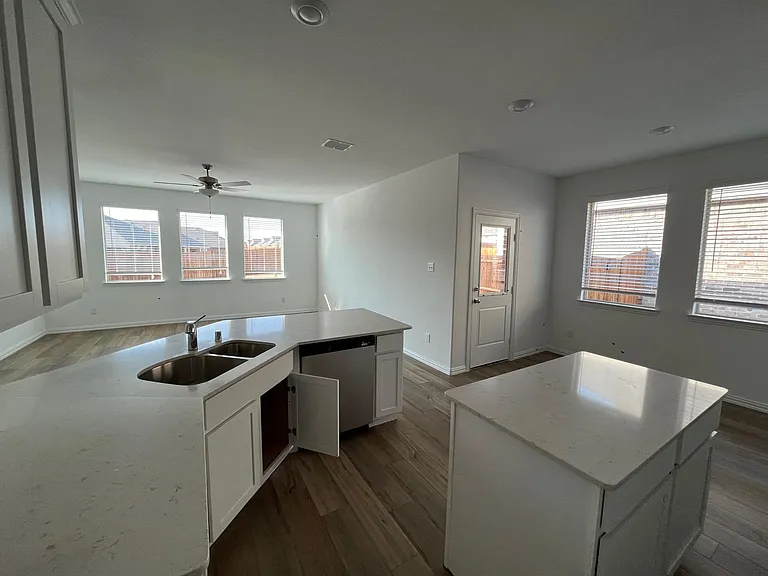 7909 Blue Heron Ln — Photo 25