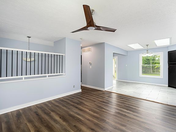 5th image of 1525 Woodside Dr