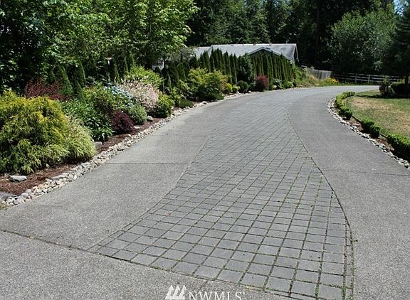 3rd image of 7722 190th Avenue E