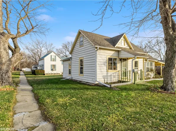 118 N 6th St, Adel, IA 50003