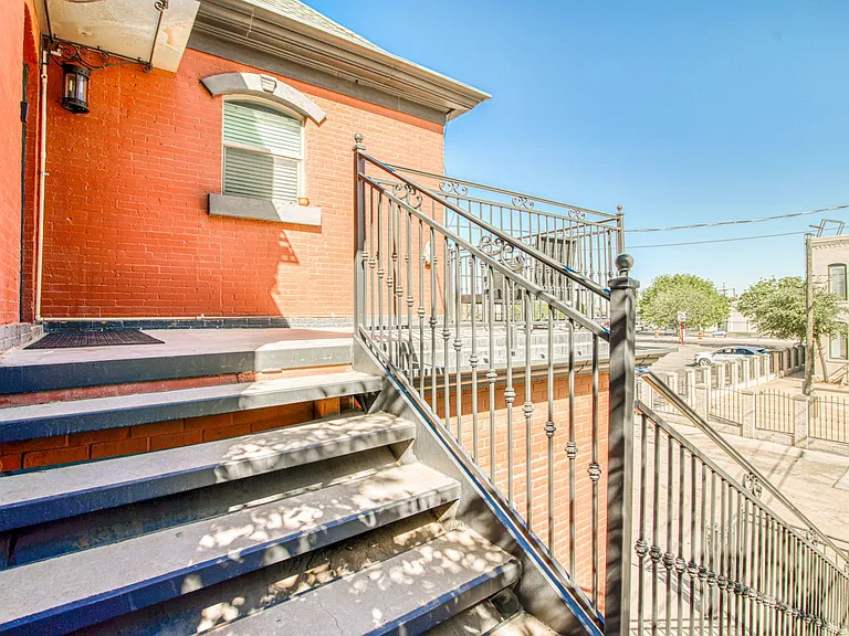 702 Myrtle Ave — Photo 22