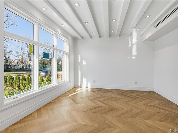 4th image of 132 Park Street