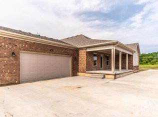 144 Garden Gate Dr, Berea, KY 40403