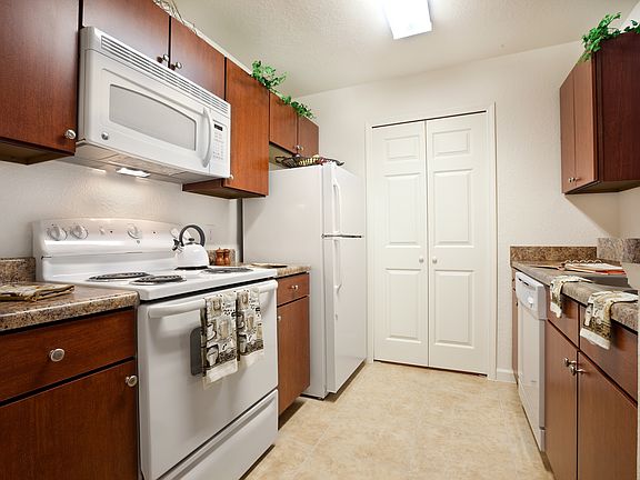 4th image of 628 Timber Trace Ln