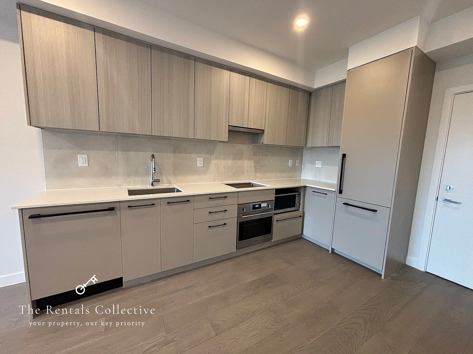 2 bed, 734 sqft, $2,300 — Photo 4