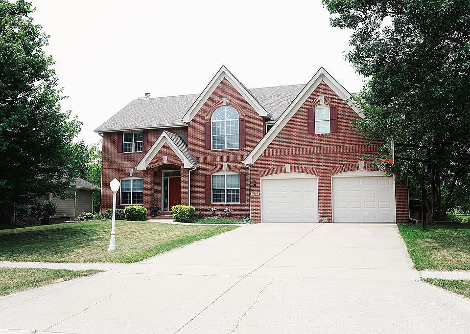 Welcome and Briarwood View