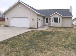 1905 27th Ave, Menominee, MI 49858