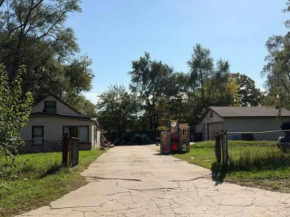 827 Mattis Ave, Rockford, IL 61109