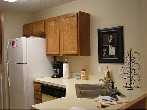 3rd image of 804 S Erika Ave