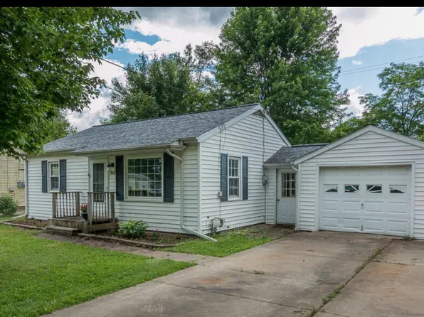 208 Meadow Dr, Augusta, MI 49012