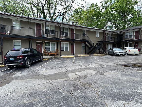 2nd image of 508 College St #2