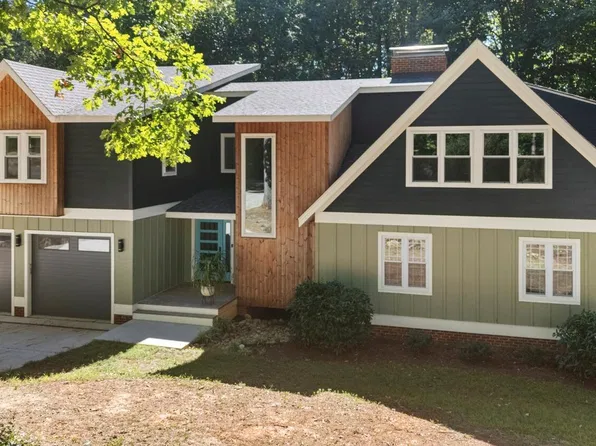 1009 Collins Dr, Raleigh, NC 27609
