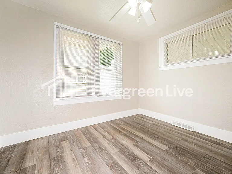 743 Wolf Ave — Photo 9