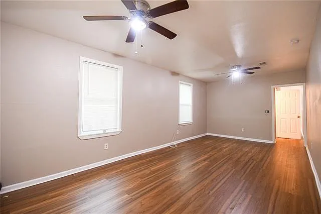 1021 Egania St — Photo 2