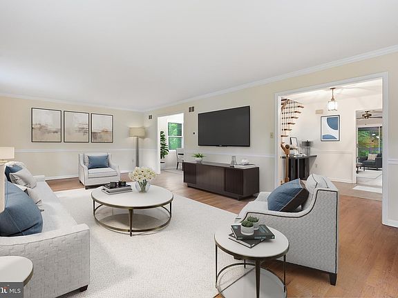 3rd image of 7 Ridon Dr