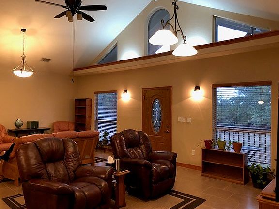 4th image of 110 Merrywood Ln