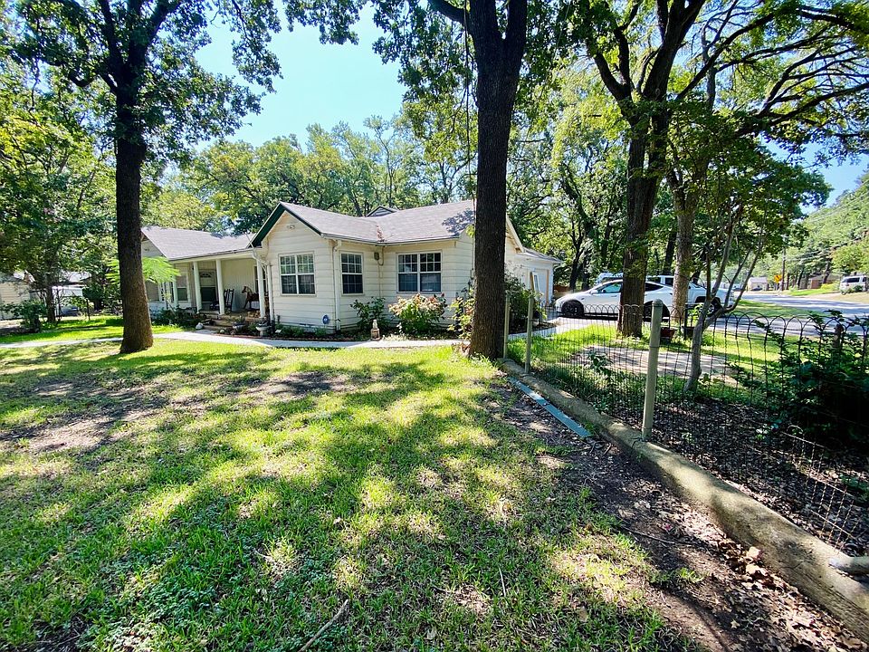 Off street parking for 3 cars