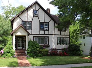 18 Brown Pl, Harrison, NY 10528