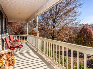 1352 Tomahawk Dr, Maryville, TN 37803