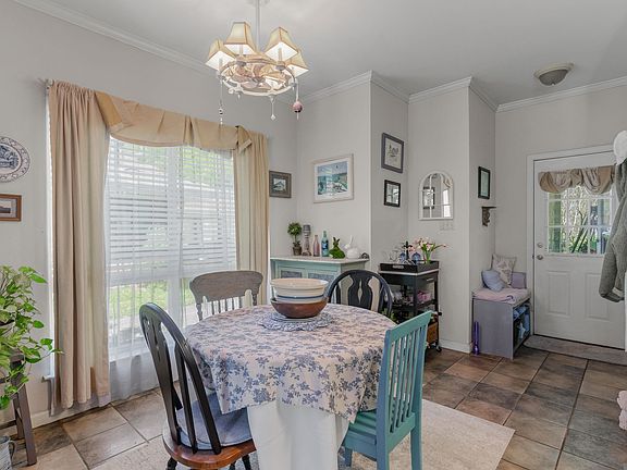 4th image of 5675 Rosedown Ave