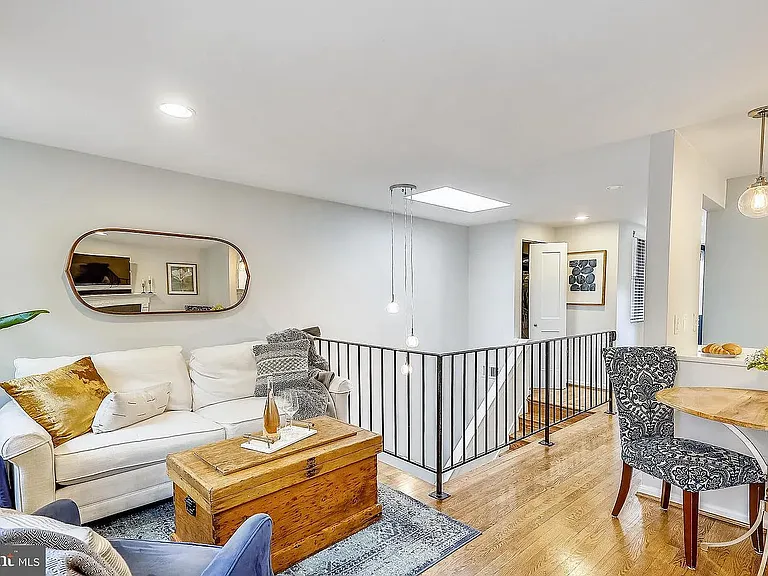 1124 25th St NW #201 — Photo 4