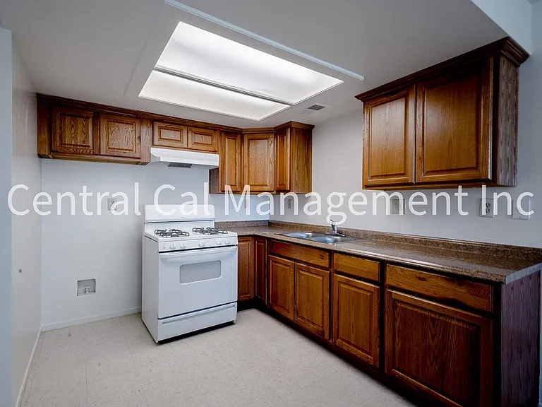 1736 Inyo St — Photo 5