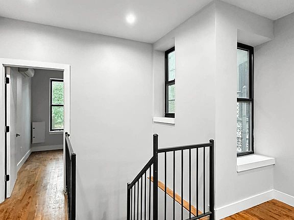 4th image of 325 Putnam Ave #1S