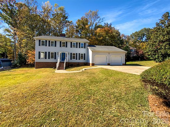 2nd image of 561 Briarwood Rd