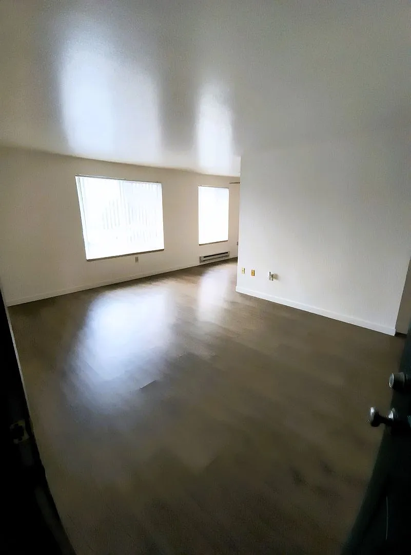 #825 Parkview Apartments — Photo 3