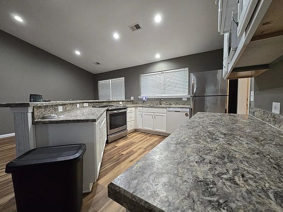 5th image of 5177 Berkeley Ct.