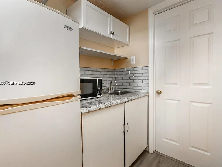 1021 SW 104th Ct #2 — Photo 3
